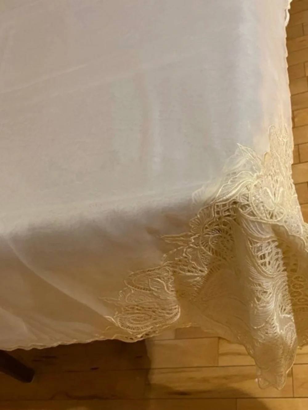 Vintage Tablecloth 72”x94” ecru/ cream